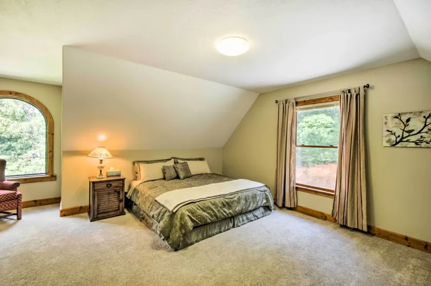 Tryon House w/ Hot Tub - Near Equestrian Centers! - Værelse