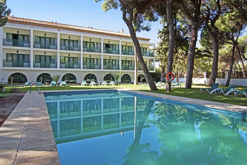Hotel Oromana - Image 1