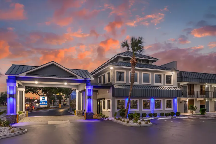 Best Western Central Inn - Image 1