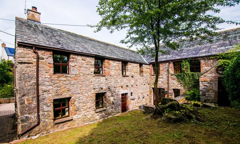 Waltons Close - Image 1
