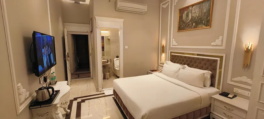 Anant Palace - Image 1