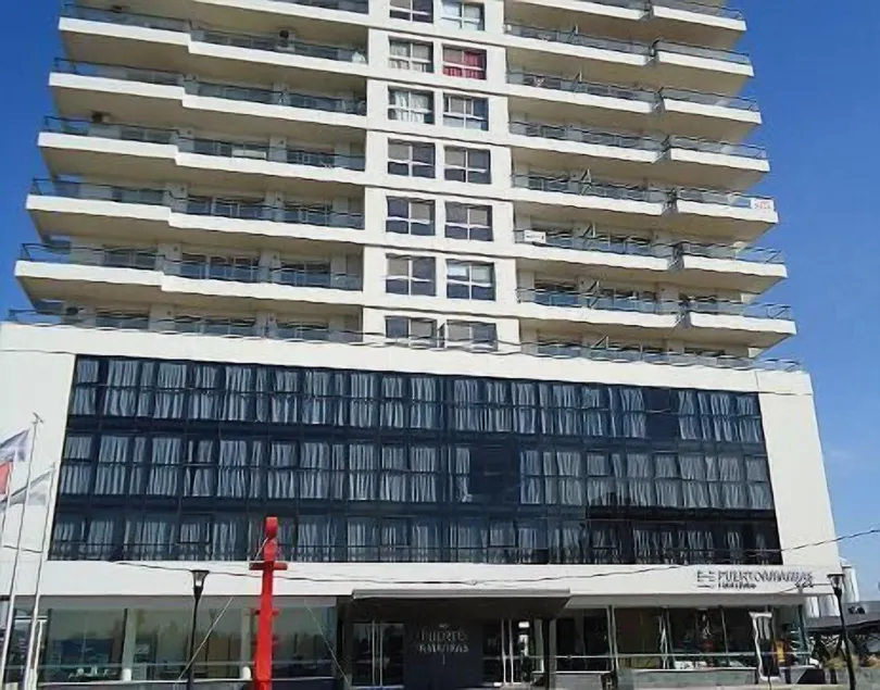 Puerto Amarras Hotel & Suites - Image 1