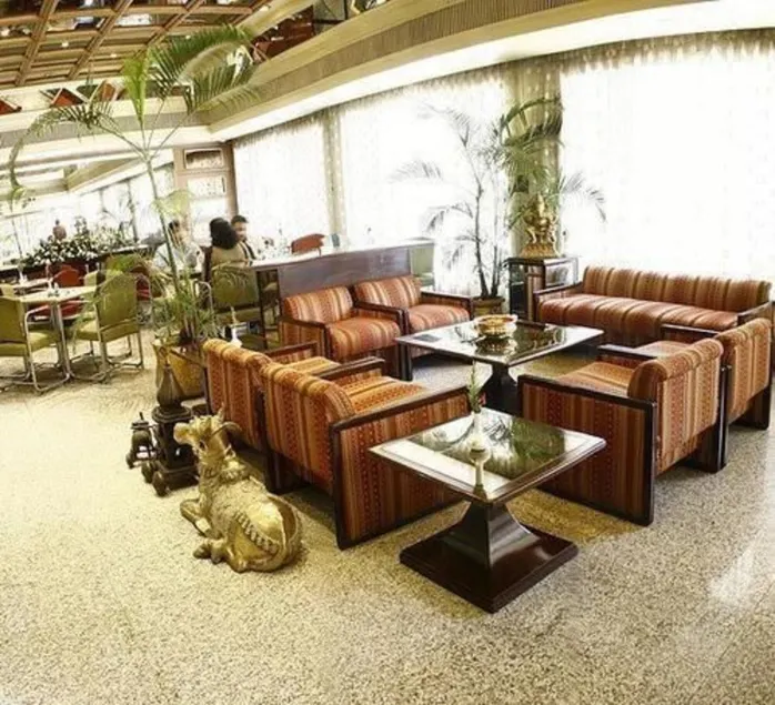 Hotel Midtown Pritam - Image 1