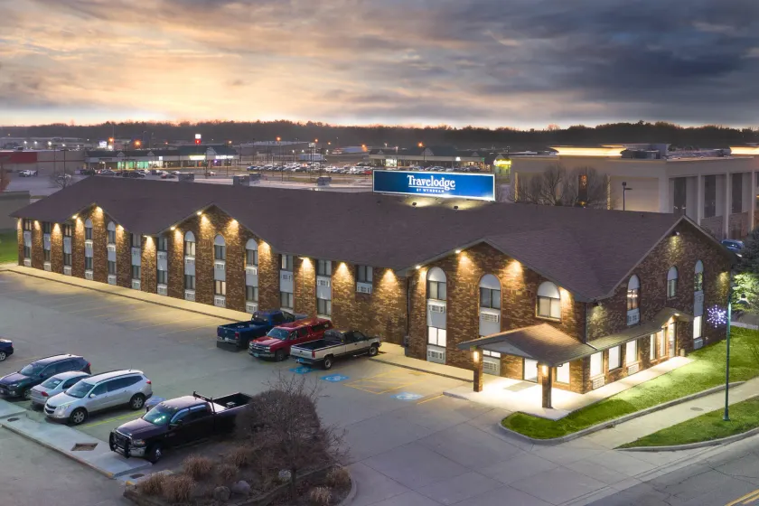 Travelodge by Wyndham Elkhart - Image 1