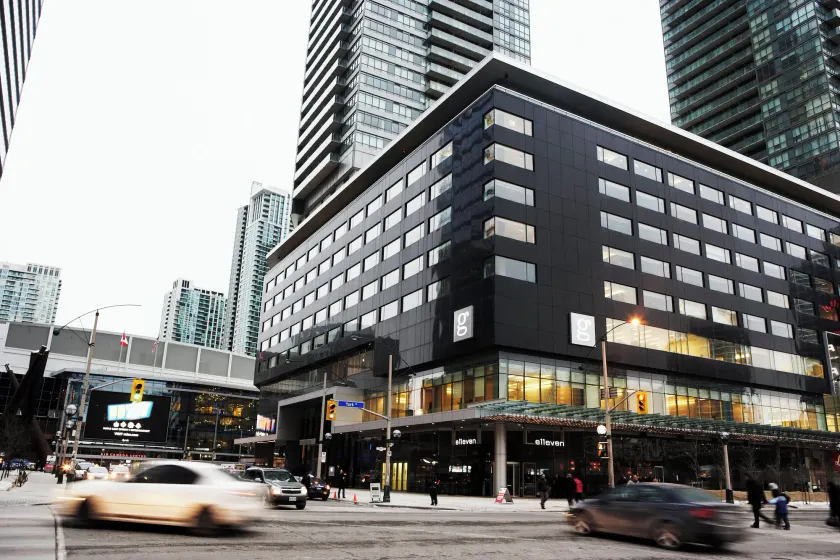 Le Germain Hotel Maple Leaf Square - Image 1