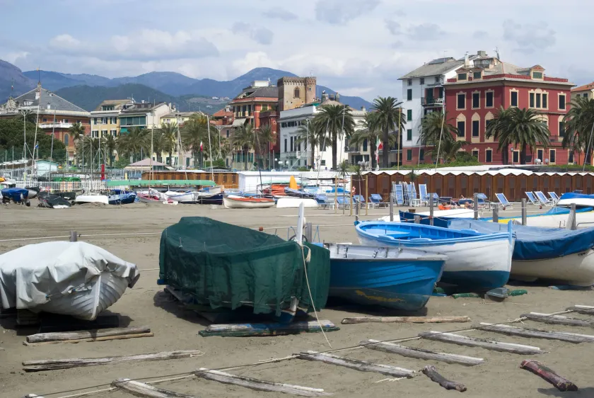 Sestri Mare & Beach Services Residence - Image 1