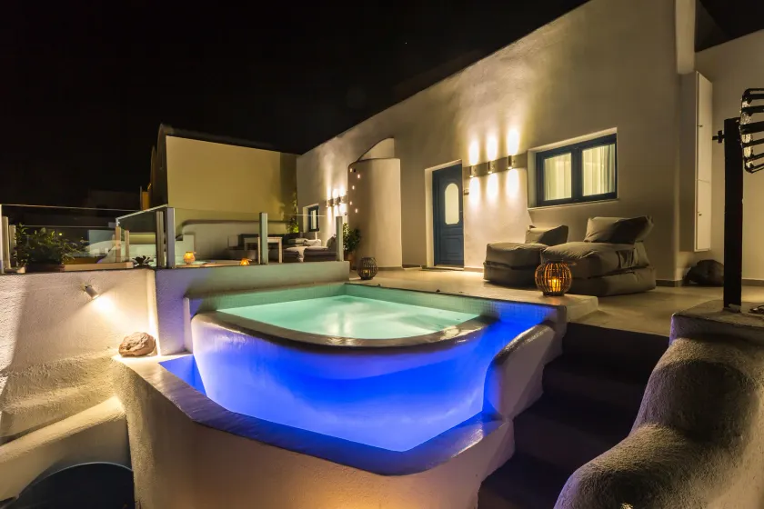 Amera Suites - Image 1