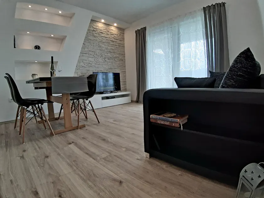 Apartamento con terraza | Vistas al mar - Image 1