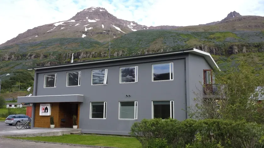 Seydisfjördur Guesthouse - Image 1