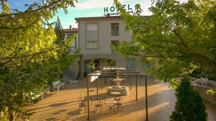 Hotel Cemar S.L. - Image 1