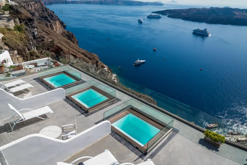 Kratiras View Luxury Suites - Image 1