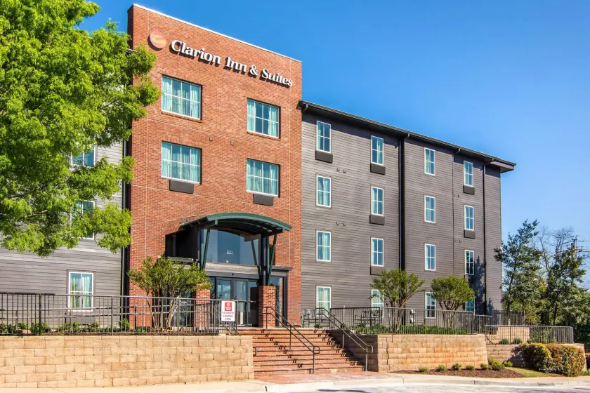 Clarion Inn & Suites Atlanta Downtown - Image 1