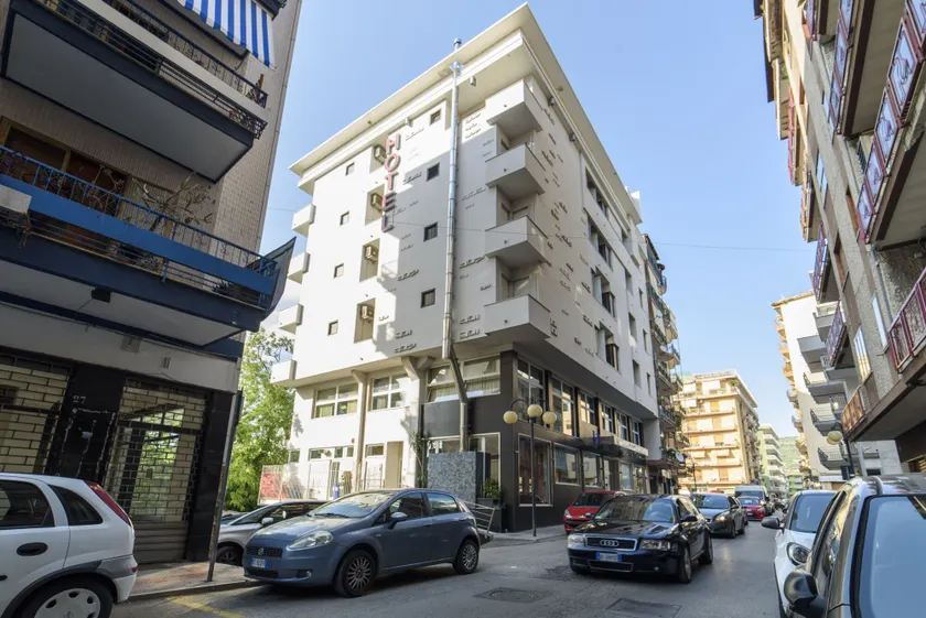 Hotel Palace - Image 1