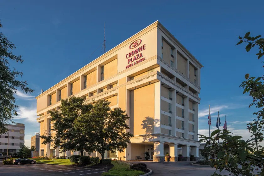 Crowne Plaza Hotel and Suites Pittsburgh South by IHG - Image 1