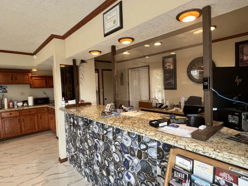 Americas Best Value Inn Edna - Rezeption