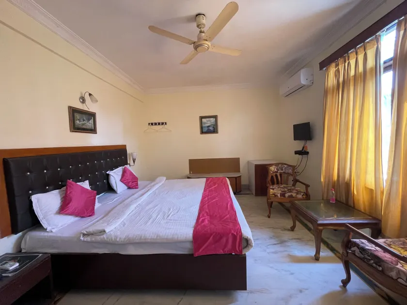 Hotel Surya Beach inn - near Sea beach - Image 1
