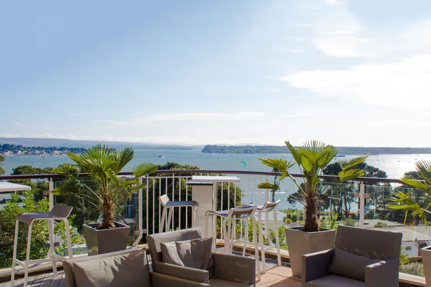 Harbour Heights Hotel - Image 1