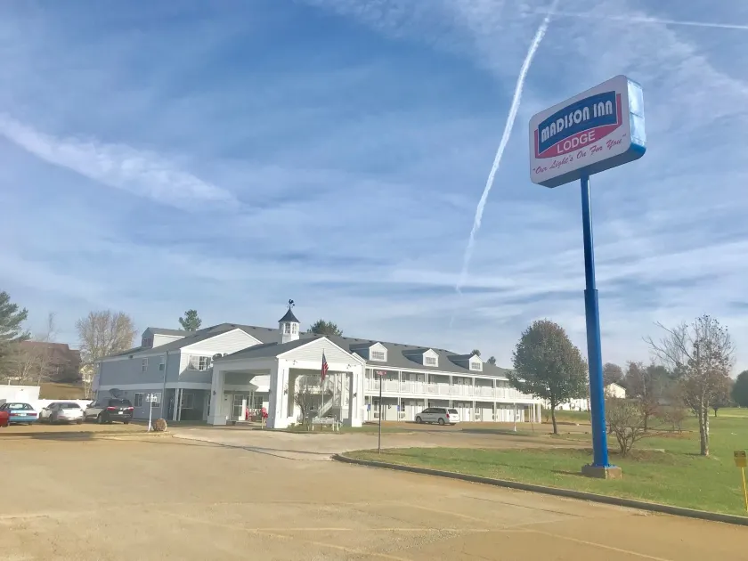 Madison Inn Lodge - Image 1