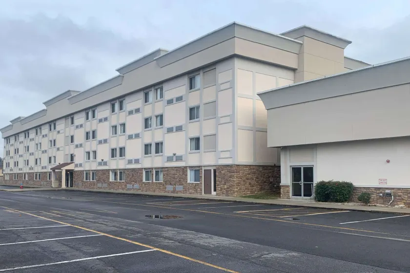 Wyndham Garden Dover - Image 1