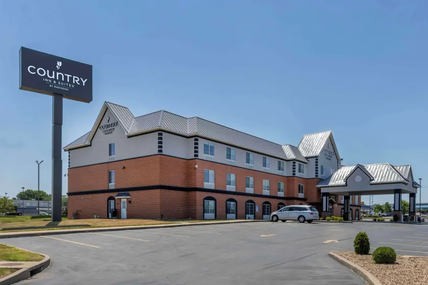 Country Inn & Suites by Radisson, St Peters, MO - Image 1