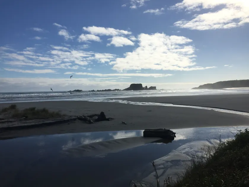 Out The Bay - Guest House at the Beach - Image 1