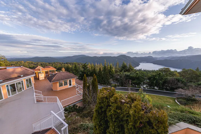 Villa Eyrie Resort - Image 1