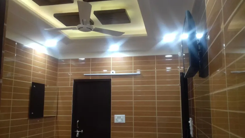 Posh Sdelhi Foreigners Area, Vsafe, Lajpat Ngr-2 - Image 1