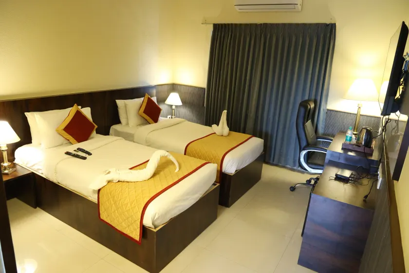 Hotel Badami Court unit of shreejit Resorts Pvt Ltd - Rom