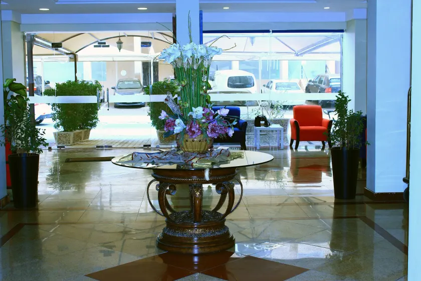 Royal Residence Hotel - Image 1