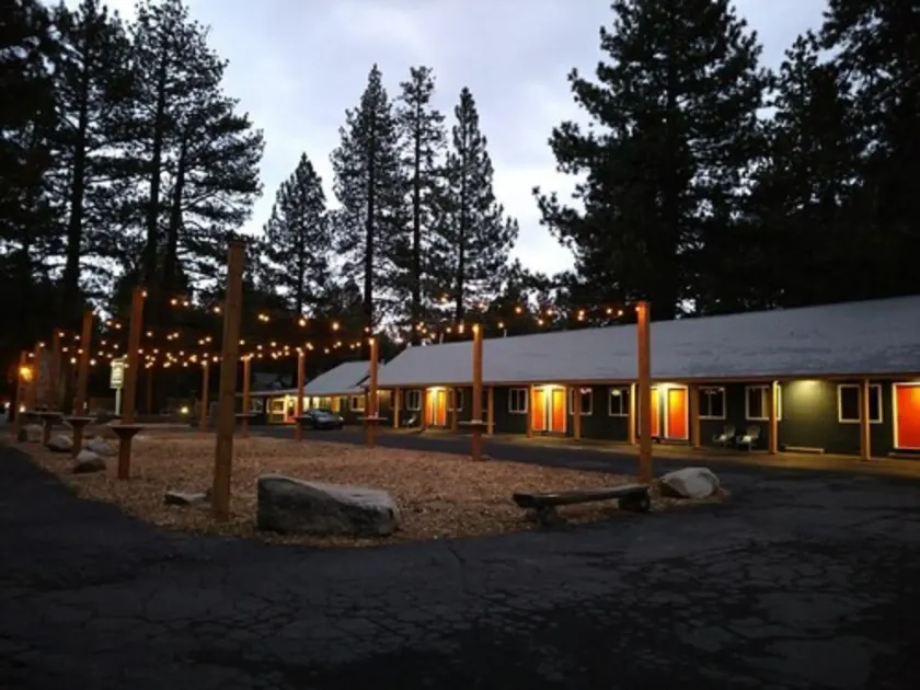 Playpark Lodge - Image 1