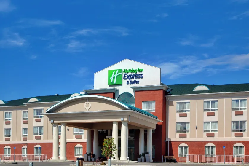 Holiday Inn Express Hotel & Suites-Hinton by IHG - Image 1