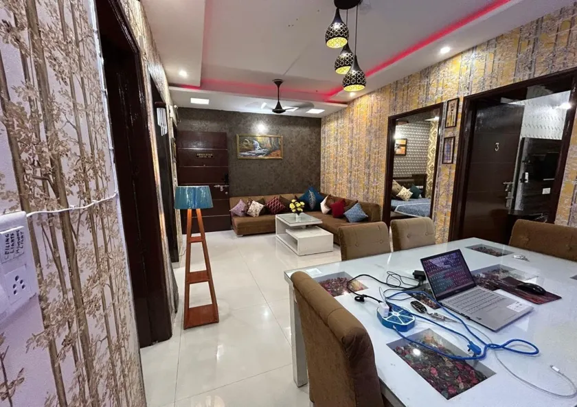Entire 3bhk Luxury Flat in Zirakpur-Panchkula-Chandigarh-Mohali, Punjab, India - Image 1