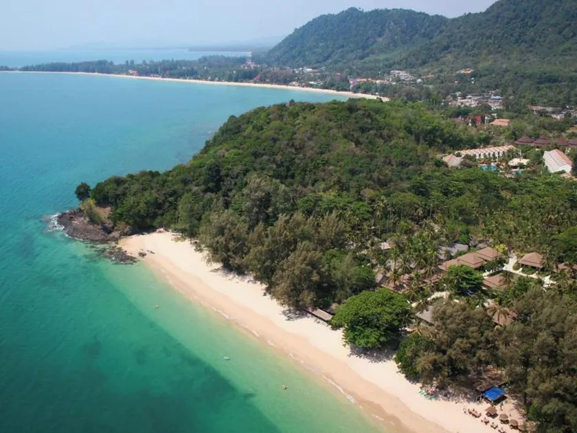 Hotel and Beach Bungalow at Lanta Resort - Image 1
