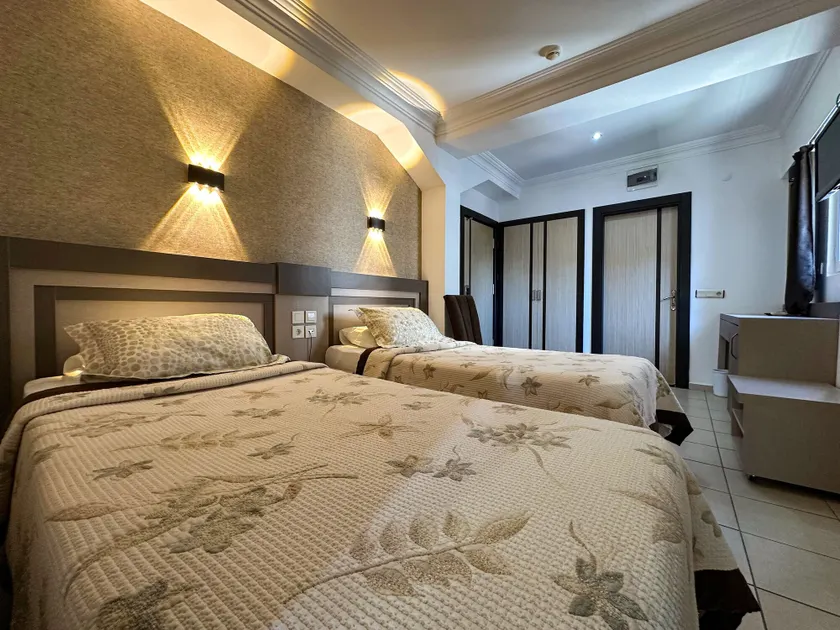 Monte Carlo Hotel - Image 1