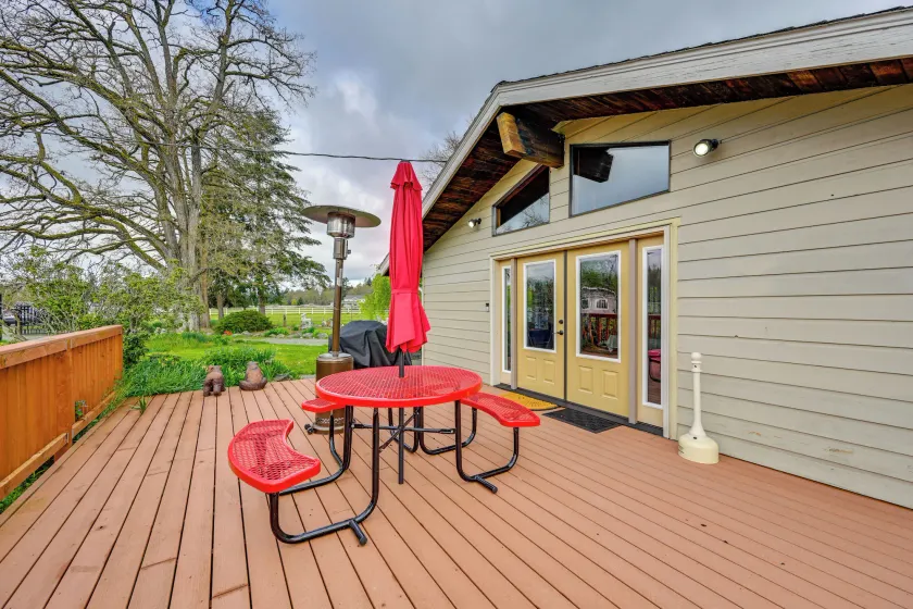 9 Mi to Spanaway Park: Home w/ Indoor Hot Tub - Image 1