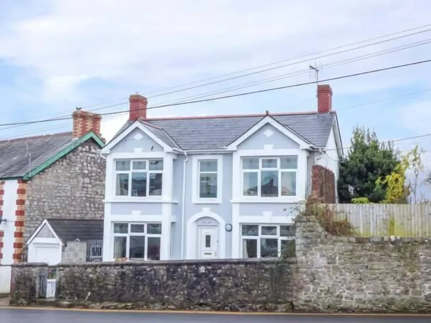 Pen Hill - Image 1