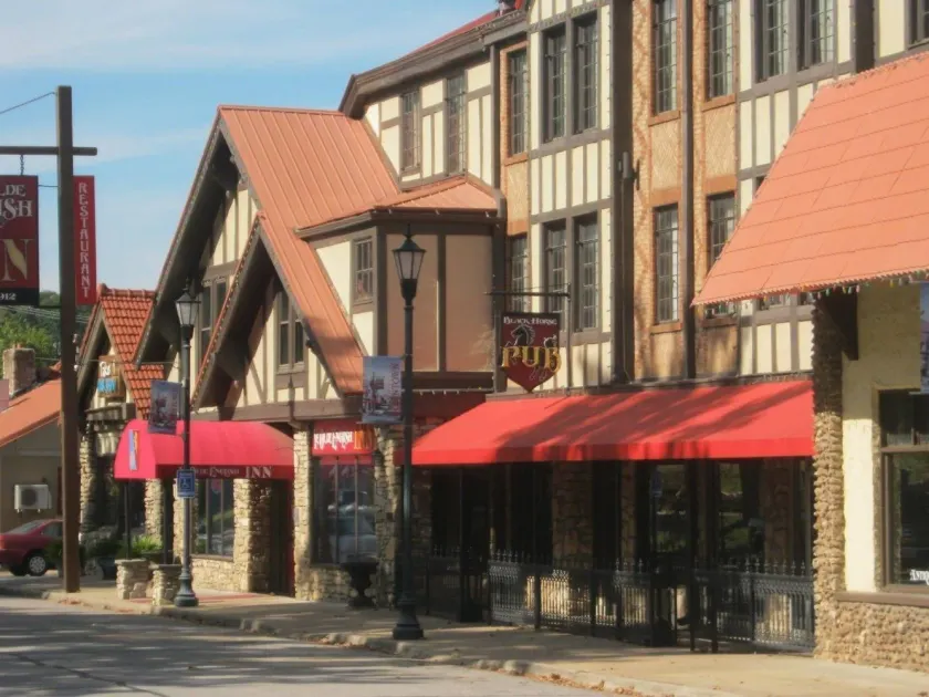 Ye Olde English Inn - Image 1