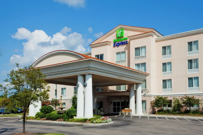 Holiday Inn Express Hotel & Suites - Concord by IHG - Image 1