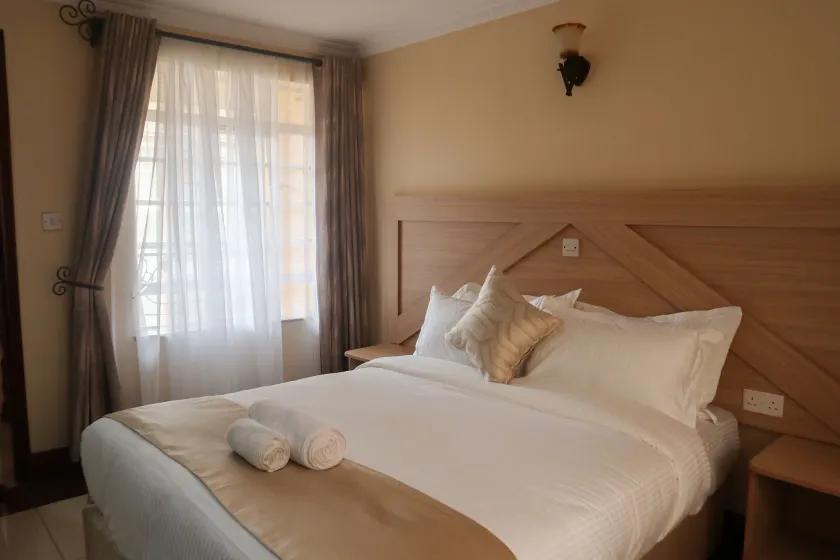 Acacia Luxurious Apartment - Image 1