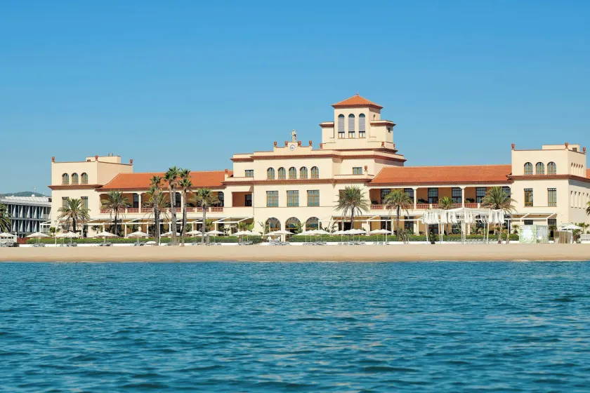 Le Meridien Ra Beach Hotel and Spa - Image 1