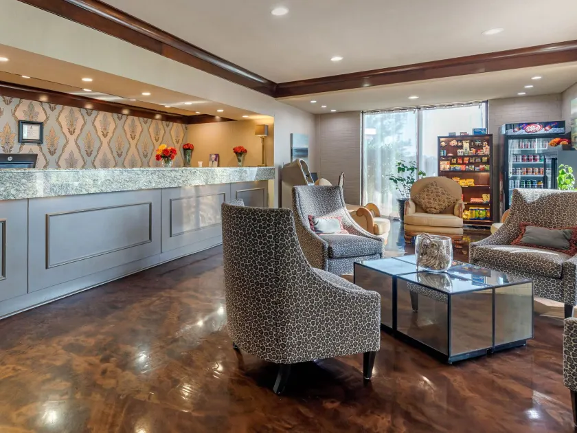 Magnuson Grand Hotel and Conference Center Tyler - Lobby