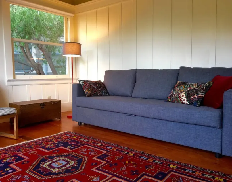 Modern and Stylish Flat - Image 1