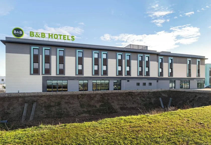 B&B HOTEL Massieux Genay - Image 1