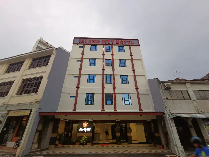 Capital O 90897 Island City Hotel - Image 1