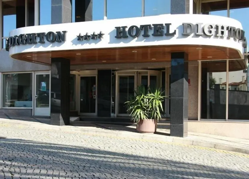 Hotel Dighton - Image 1