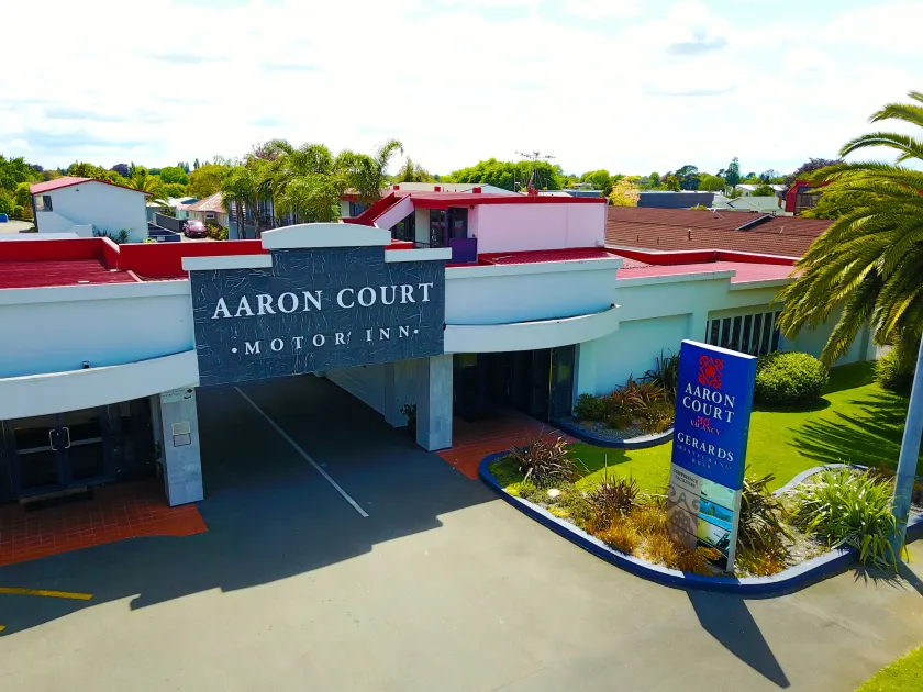 Aaron Court Motor Inn - Image 1
