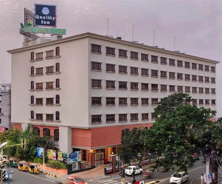 Quality Hotel D V Manor - Image 1