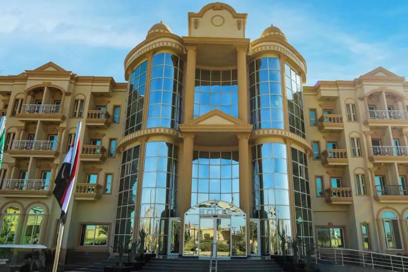 Ramage Hotel & Resort - Image 1