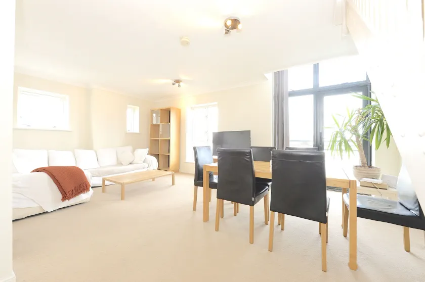Excel Townhouse - Image 1