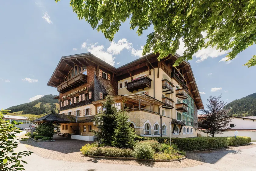 Das Traditionshotel Schwarzer Adler - Image 1